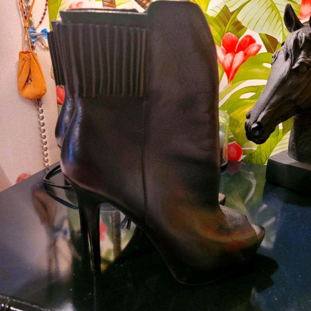 REPORT SIGNATURE BOOTS